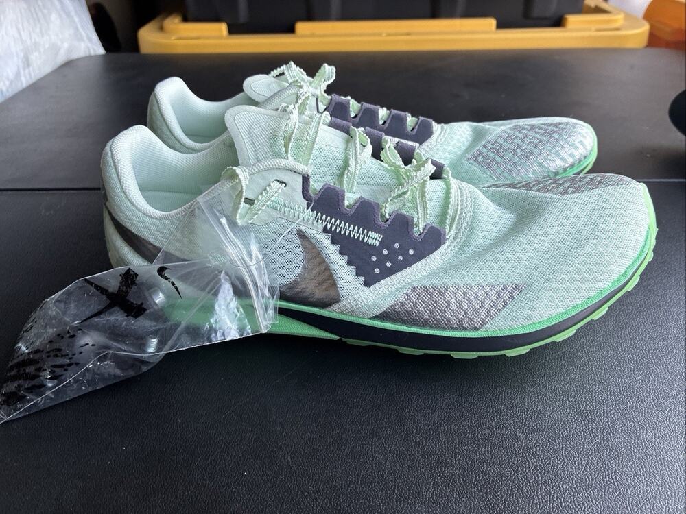 New Nike Zoom Rival Waffle 6 Barely Green Spikeless DX7998-300 Size 9